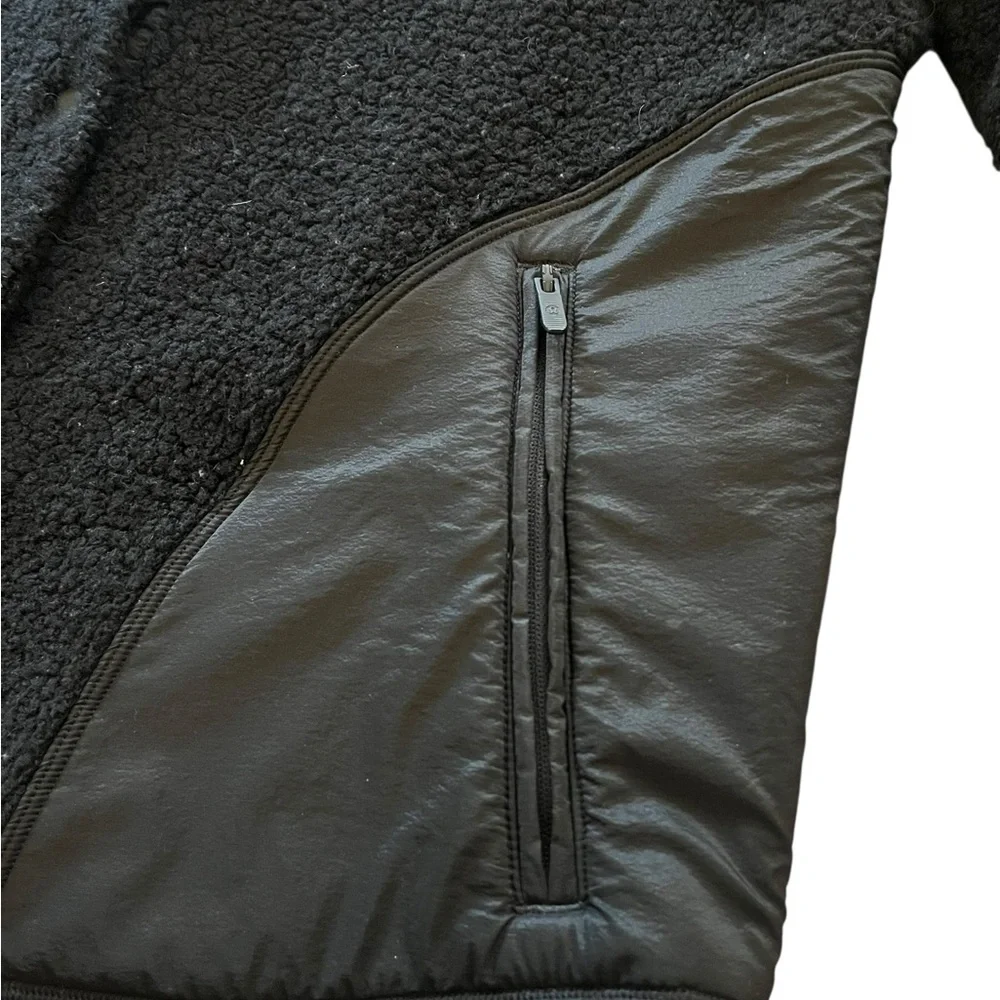 Lululemon Womens 4 Black Sherpa Button Up‎ Jacket
